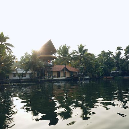 شقة Tulsi Kayal Retreat Champakulam المظهر الخارجي الصورة