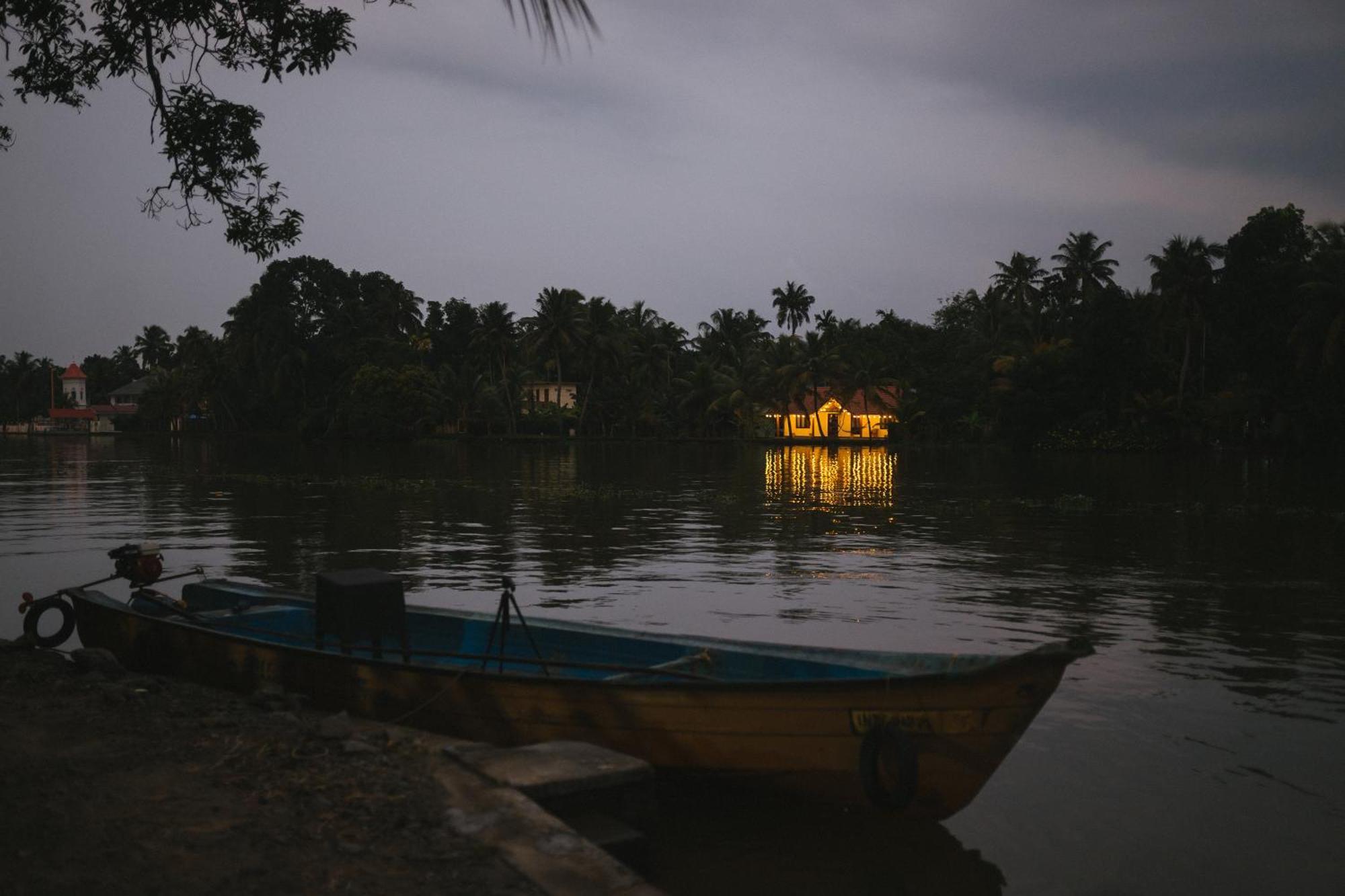 شقة Tulsi Kayal Retreat Champakulam المظهر الخارجي الصورة