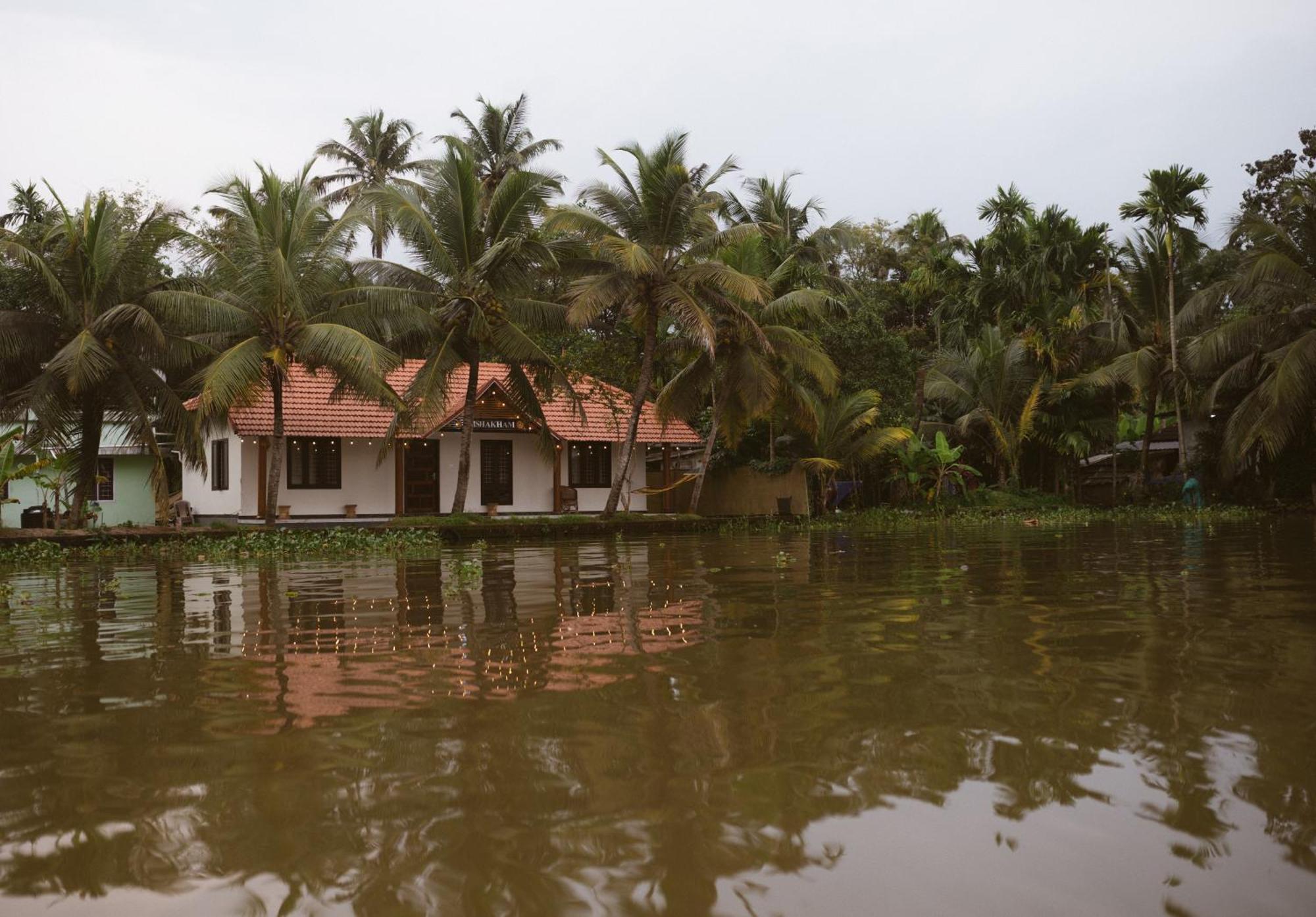 شقة Tulsi Kayal Retreat Champakulam المظهر الخارجي الصورة