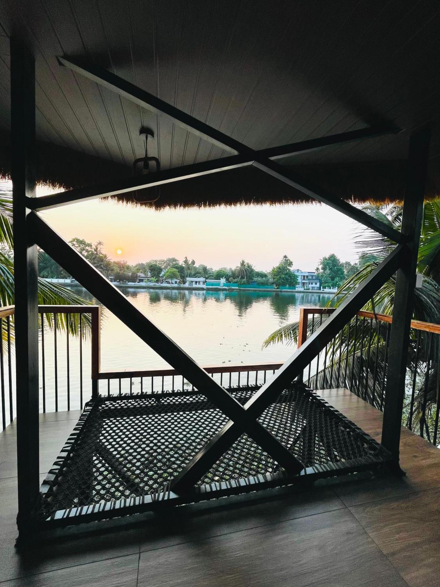 شقة Tulsi Kayal Retreat Champakulam المظهر الخارجي الصورة