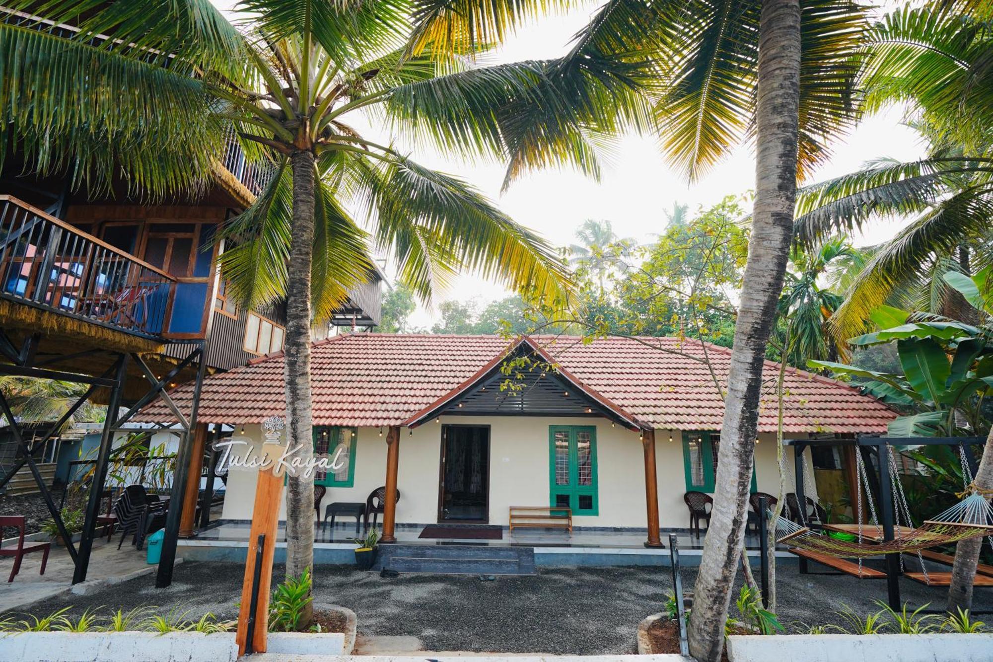 شقة Tulsi Kayal Retreat Champakulam المظهر الخارجي الصورة
