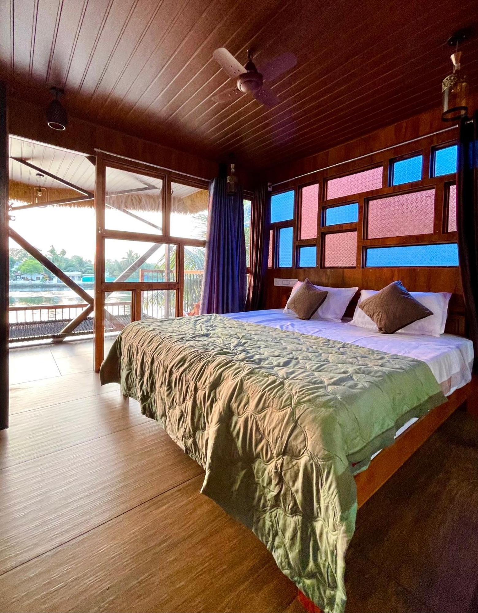 شقة Tulsi Kayal Retreat Champakulam المظهر الخارجي الصورة