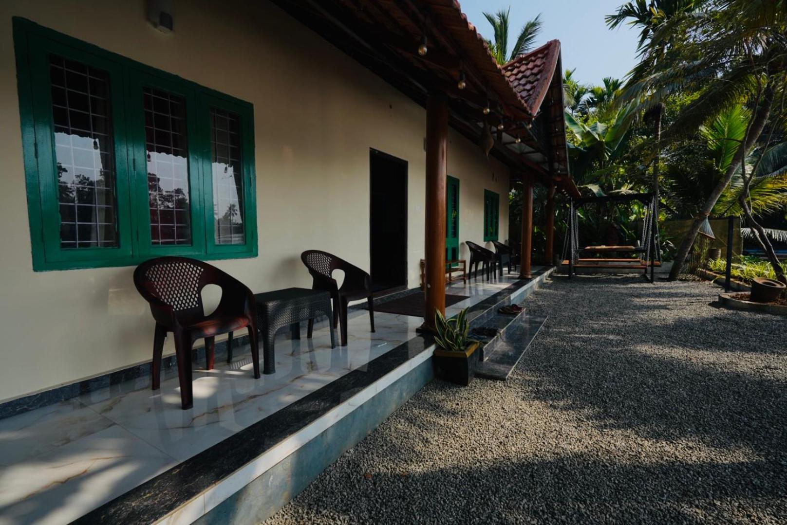 شقة Tulsi Kayal Retreat Champakulam المظهر الخارجي الصورة