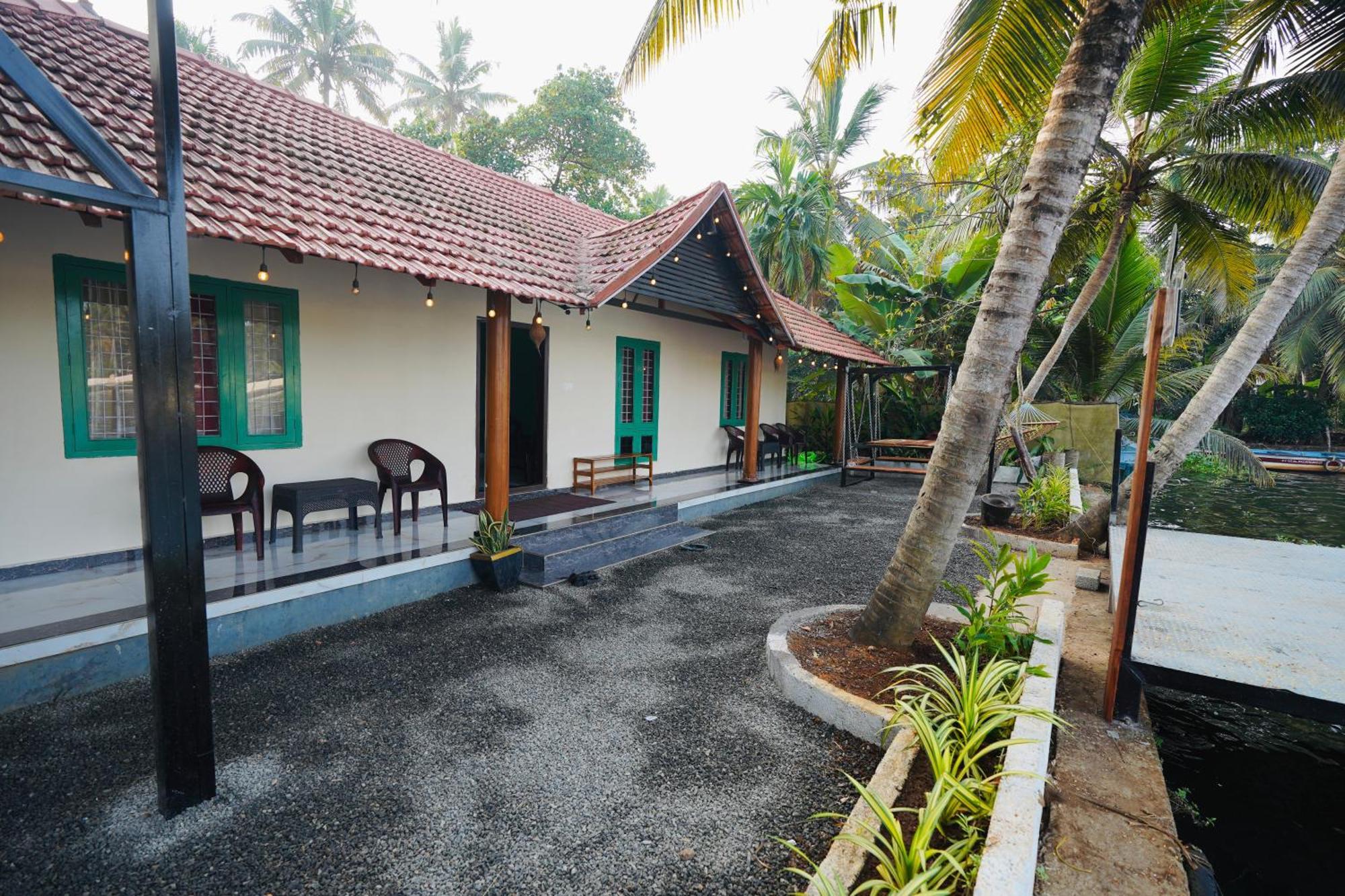 شقة Tulsi Kayal Retreat Champakulam المظهر الخارجي الصورة